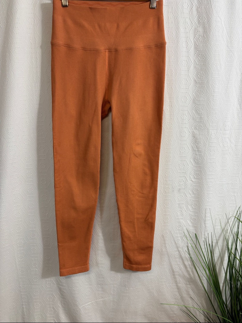 Spiritual Gangster Orange ribbed leggings
